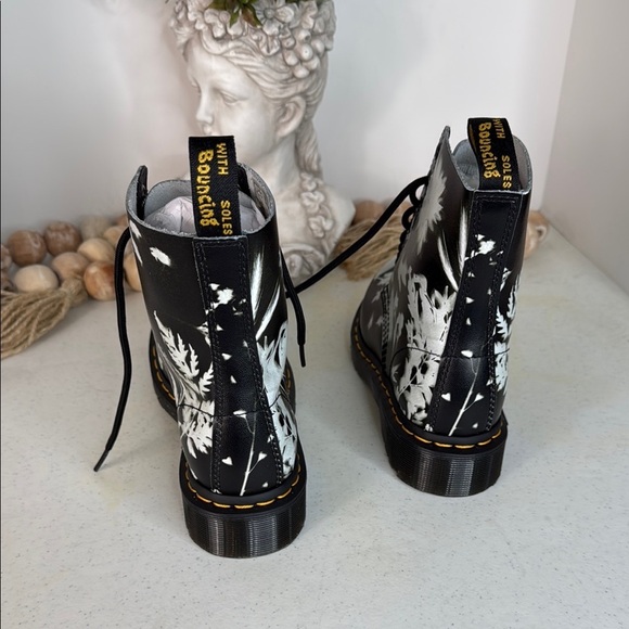 Dr. Martens 1460 Pascal Printed Leather Women's Ankle Boots Sz 6 - Picture 5 of 11